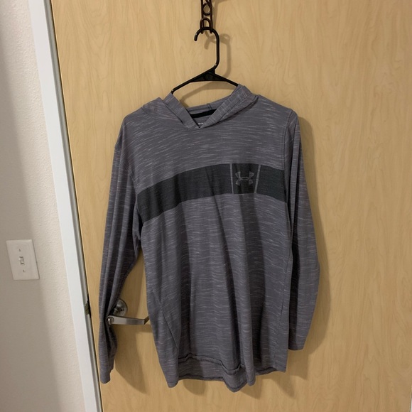 Under Armour Other - Thin Under Armour sweatshirt